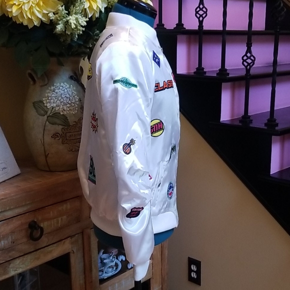 New Forever 21 Patch Bomber Jacket - SZ L - Picture 6 of 7